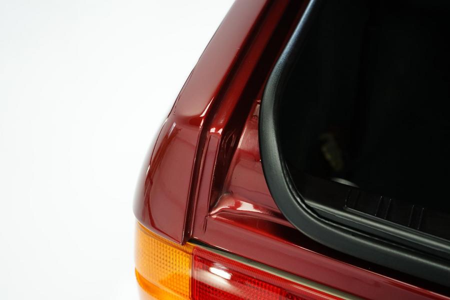 Багажник BMW 325i Convertible (Calypso Red) 1990 года  (фото 134 из 190)